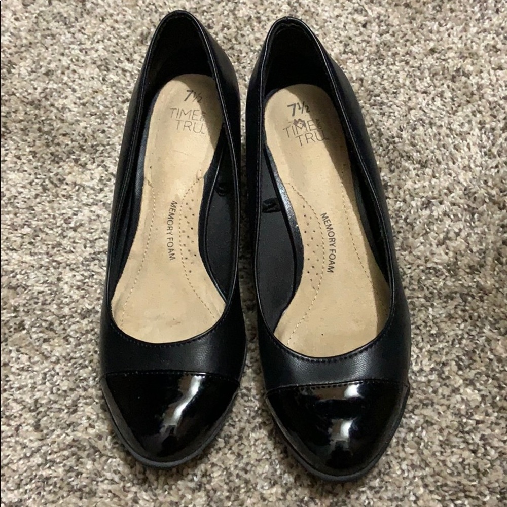 Black wedges size 7.5